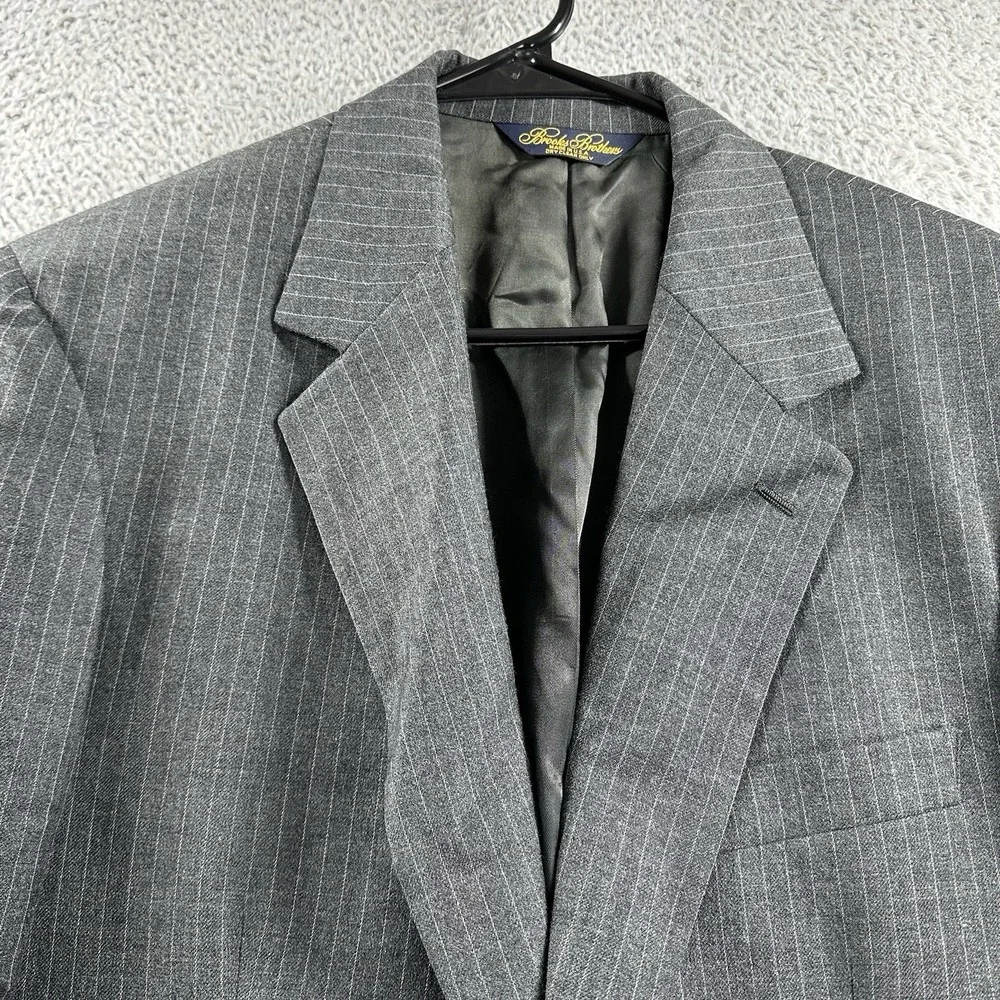 VINTAGE Brooks Brothers Pin‎ Stripe Blazer Jacket Gray Made in USA Medium